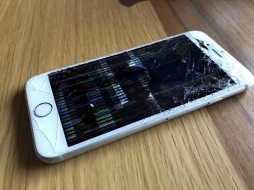 壊れて操作できないiPhone